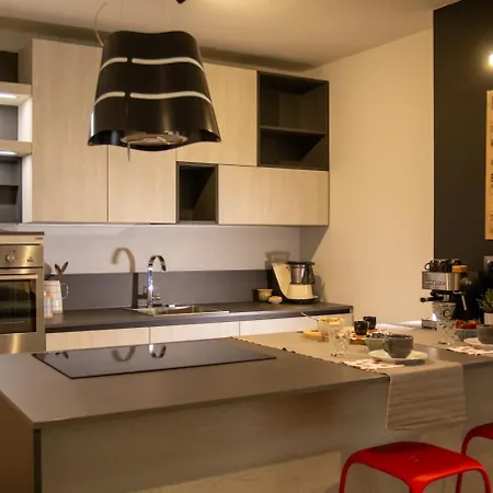 Eli's House Μπάρι